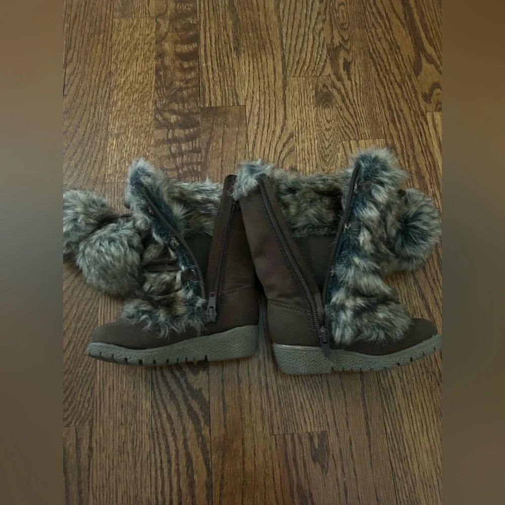 Old Navy Brown Faux Fur Bear Hug Winter Boots Cozy Cabin Core Toddler 7 18-24M